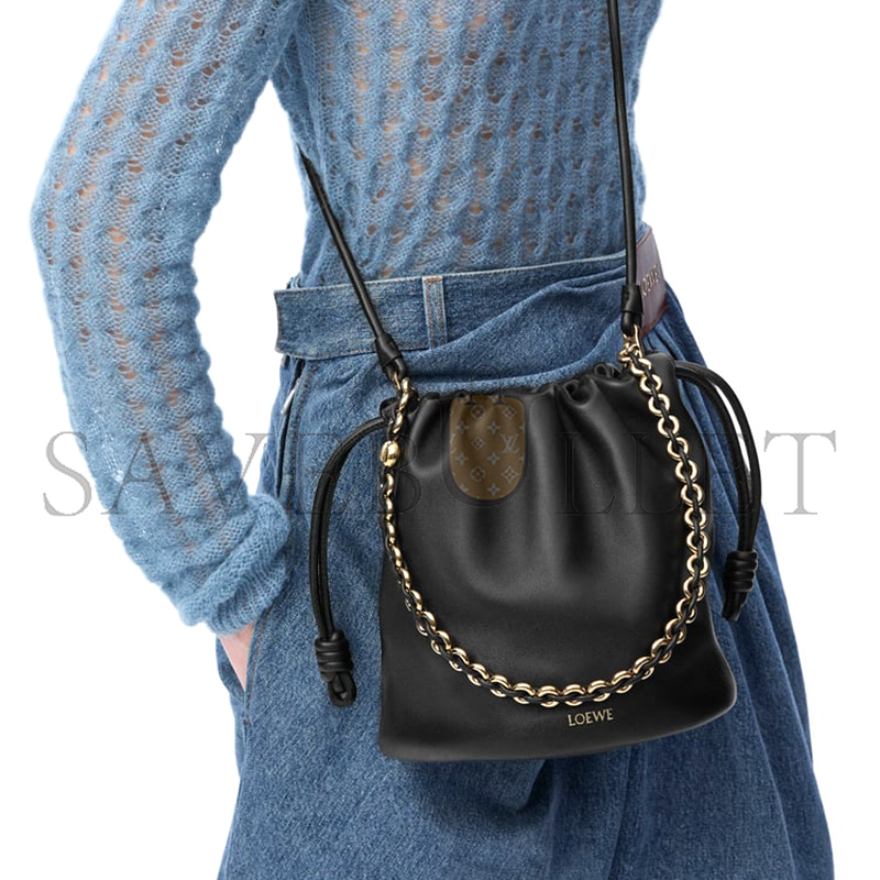 LOEWE FLAMENCO PURSE BUCKET IN MELLOW NAPPA LAMBSKIN A411FPBX02-1100 (32*24*17cm) LOEWE FLAMENCO PURSE BUCKET IN MELLOW NAPPA LAMBSKIN A411FPBX02-1100 (32*24*17cm)
