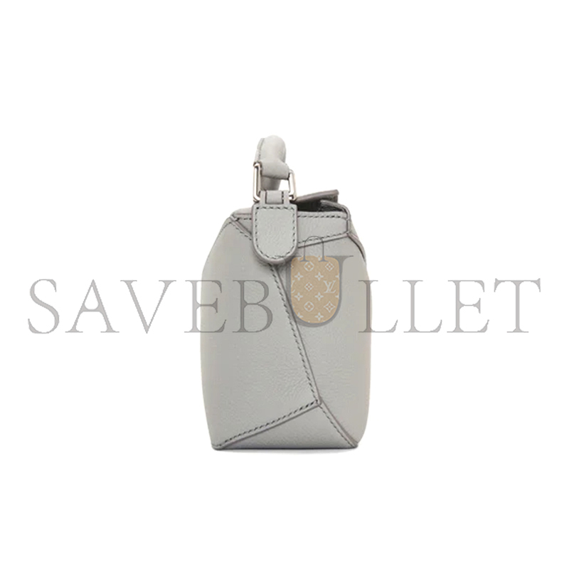 LOEWE MINI PUZZLE EDGE BAG IN SOFT GRAINED CALFSKIN A510P88X16-1150 (18*12.5*8cm) LOEWE MINI PUZZLE EDGE BAG IN SOFT GRAINED CALFSKIN A510P88X16-1150 (18*12.5*8cm)